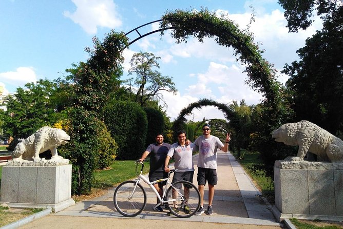 Madrid Parks Bike or e-bike Tour: Riverside & Casa de Campo - The Experience with Madrid Bike Tours