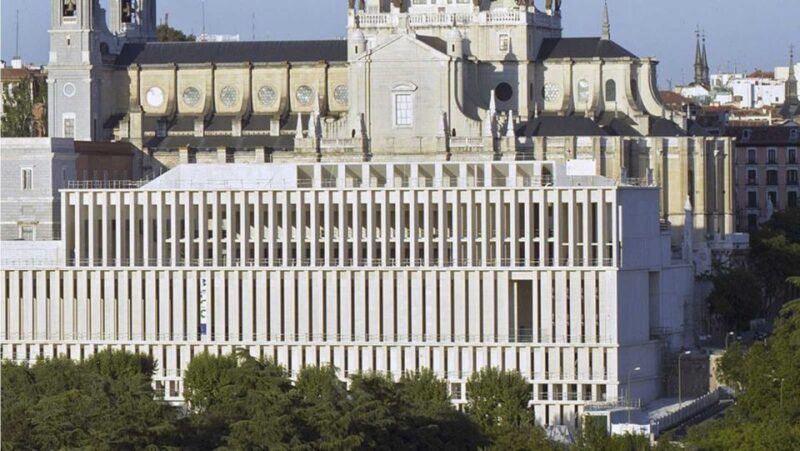 Madrid: Private guided tour of New Royal Collections Gallery - How the Guide Introduces the Art and History