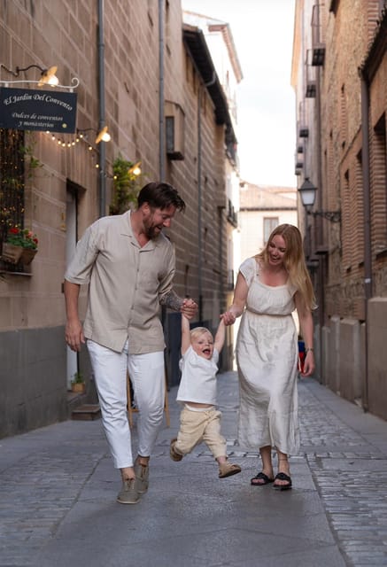 Madrid: Private Photo Tour with a Professional Photographer - Practical Details: Meeting, Accessibility, and Tips