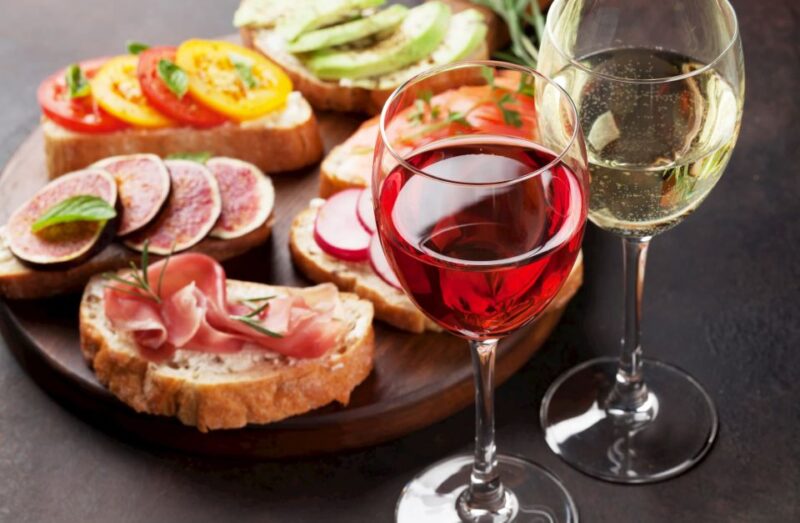 Madrid Private tour: Royal Palace & Cathedral & Old city - Walking Through Plaza de la Villa and Plaza de España