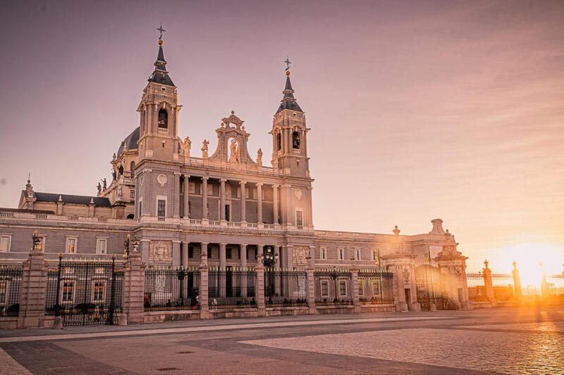 Madrid: Private Walking Tour & Photo Shoot - Explore Madrid’s Historic Center with a Personal Photographer