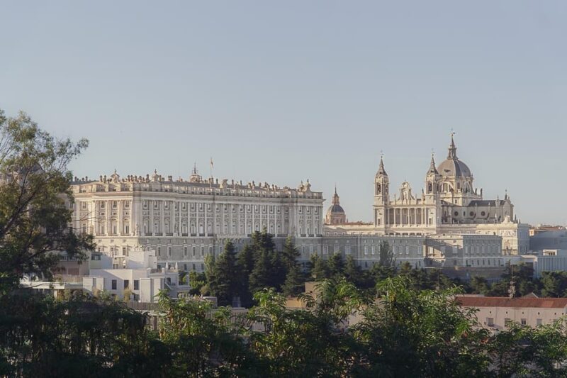 Madrid: Private Walking Tour & Photo Shoot - What to Expect During the 2-Hour Tour