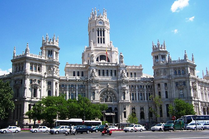Madrid Private Walking Tour: Very Best of City Center - Walking along Gran Via and the City’s Modern Side