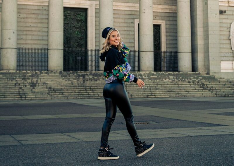 Madrid: Professional photoshoot at The Royal Palace - The Experience Provider and Customer Service