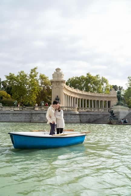 Madrid: Professional photoshoot in the Retiro park - The Photographer’s Style and Approach
