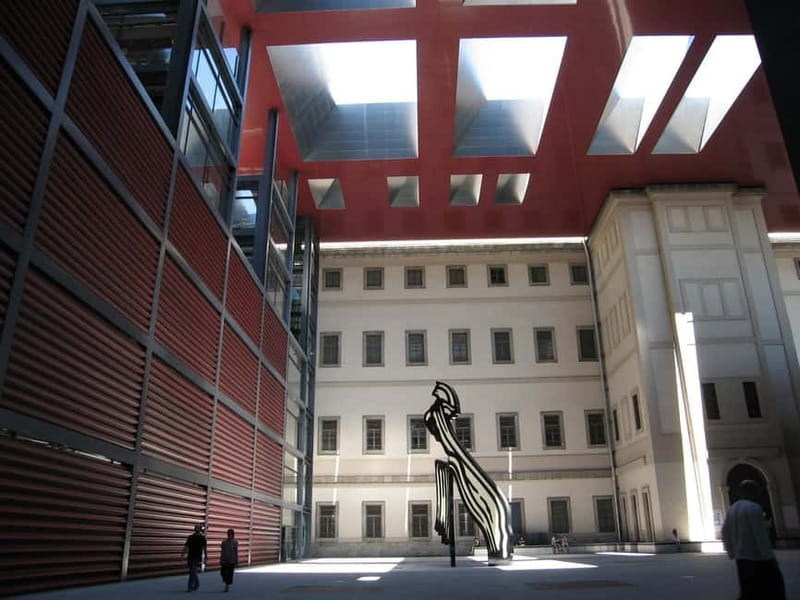 Madrid: Reina Sofía Museum Guided Tour, Small Group - Thematic Episodes and Artistic Movements