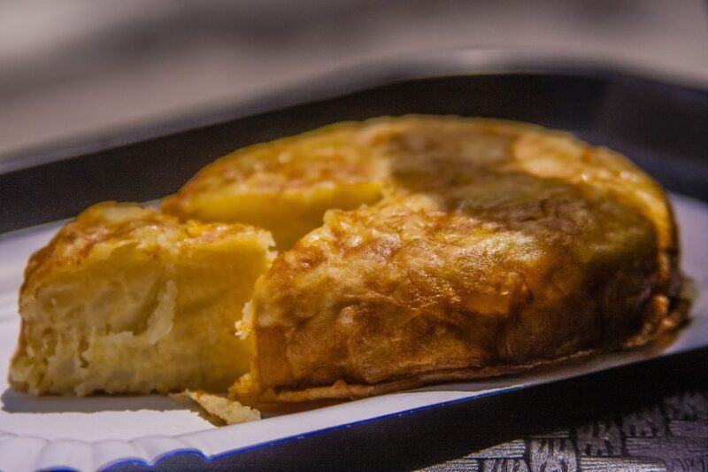 Madrid: Retiro Park Guided Tour and Tapas Tasting - Exploring Retiro’s Iconic Landmarks