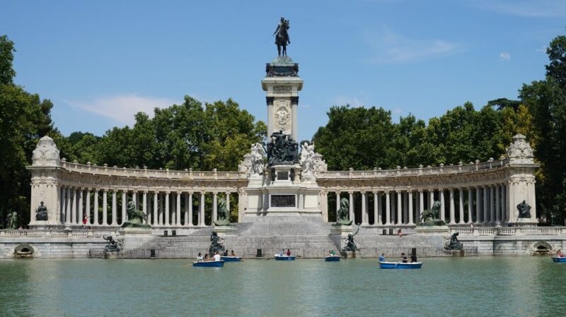Madrid: Retiro Park Guided Tour and Tapas Tasting - What Makes This Tour Stand Out