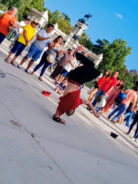 Madrid: Retiro Park Guided Tour with a Photographer - Exploring Alcala Gate and Its Surroundings