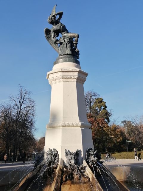 Madrid: Retiro park tour - Key Points