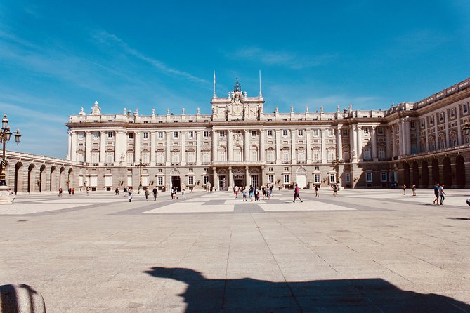 Madrid Royal Palace and Prado Museum Private Tour with Transfers - The Expertise of the Guides: Making Art Come Alive
