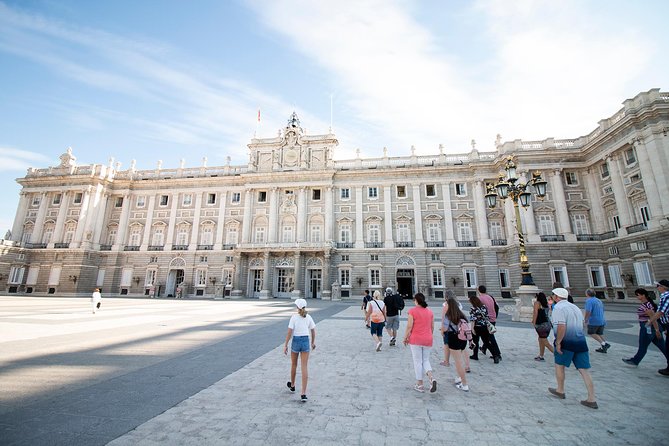 Madrid: Royal Palace Expert Guided Tour with Optional Tapas - Starting Point at Plaza de Isabel II