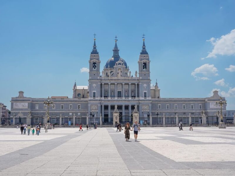 Madrid: Royal Palace Guided Tour with Entry Ticket - Key Points