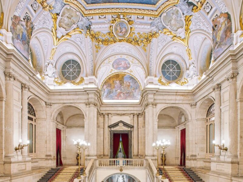 Madrid: Royal Palace Guided Tour with Entry Ticket - The Guide: Knowledgeable and Engaging