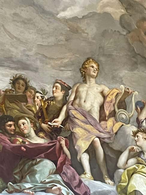 Madrid: Royal Palace Guided Tour with Entry Ticket - The Royal Armory and Its Absence from the Tour