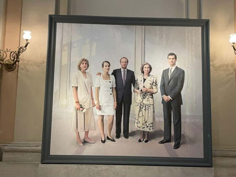 Madrid: Royal Palace Guided Tour with Entry Ticket - The Experience of the Guides: Knowledge and Personal Touch