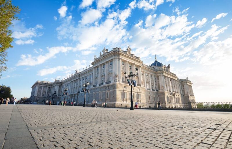 Madrid: Royal Palace Guided Tour with Skip-the-Line Entry - Key Points