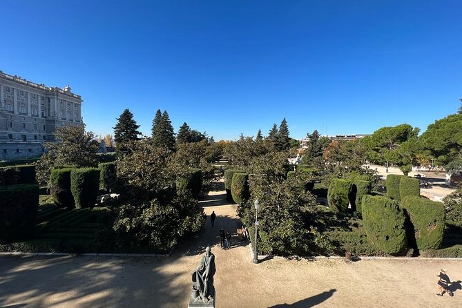 Madrid: Royal Palace Guided Tour with Skip the Line Ticket - Practical Tips for Booking and Attending the Tour