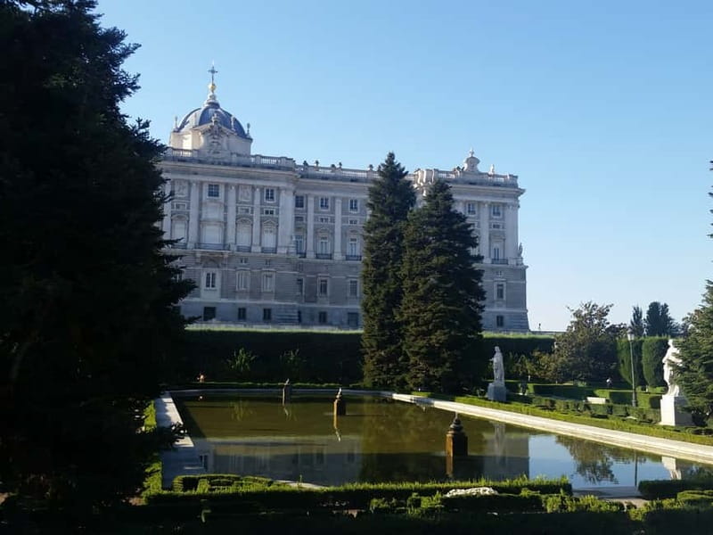 Madrid: Royal Palace Private Tour with Tickets - Walking to the Palace with Expert Commentary