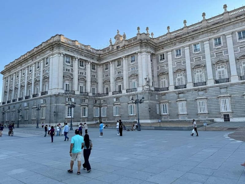 Madrid: Royal Palace Small Group Guided Tour & Wine Tasting - Explore Madrid’s Royal Residence in an Intimate Setting