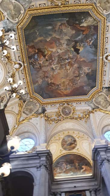 Madrid: Royal Palace Small Group Tour with Skip-the-Line - Discovering the Patio de Armas and Royal Significance