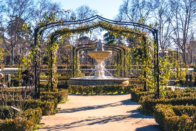 Madrid Scavenger Hunt and Sights Self-Guided Tour - Meeting Point and Accessibility in Madrid