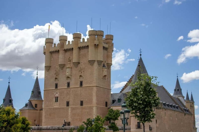 Madrid: Segovia & Ávila Full Day with Alcázar & Wall Tickets - The Pacing and Duration: Balancing Sightseeing with Comfort