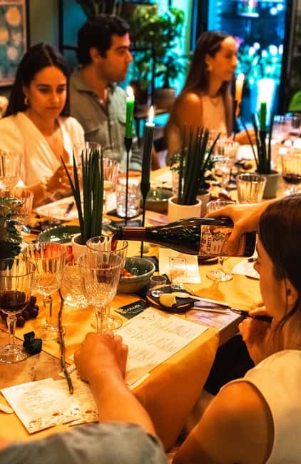 Madrid: Sensory wine tasting + floral arrangement included - The Role of Poetry and Live Music in the Experience