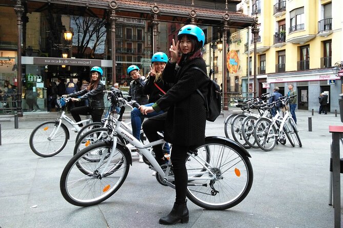 Madrid Sightseeing Electric Bike tour - Tour Guide Style and Participant Experience