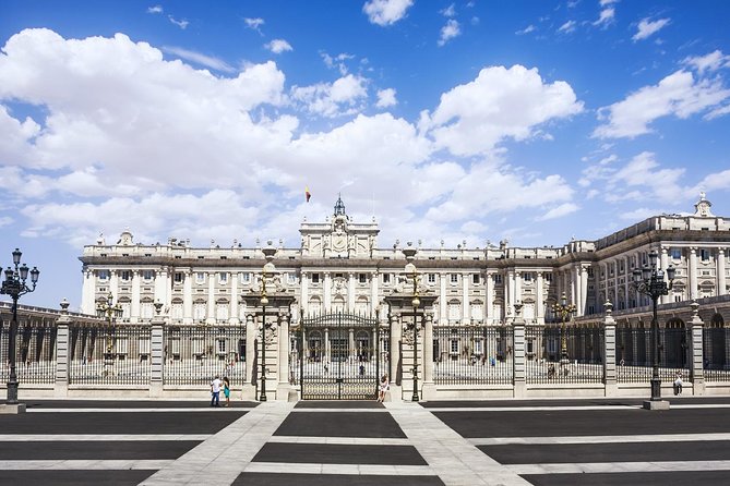 Madrid Sightseeing Tour with Royal Palace Skip the Line Ticket - Madrid’s Architectural Evolution from Moorish Roots to Baroque Elegance