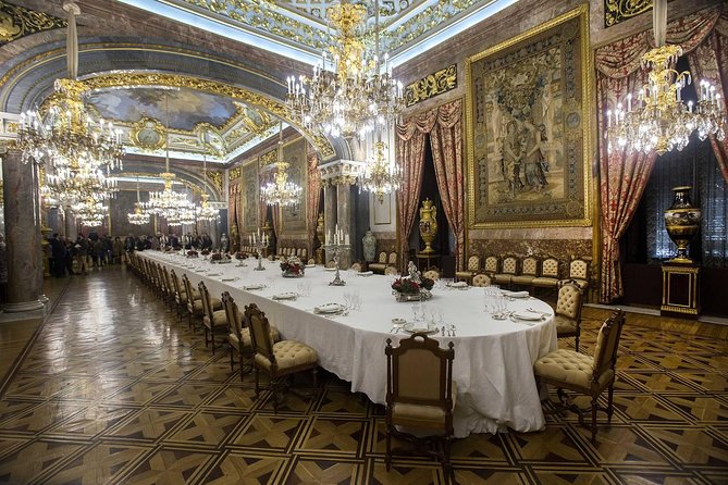 Madrid Sightseeing Tour with Royal Palace Skip the Line Ticket - Stops Along the Way: Plazas, Gates, and Artistic Fountains