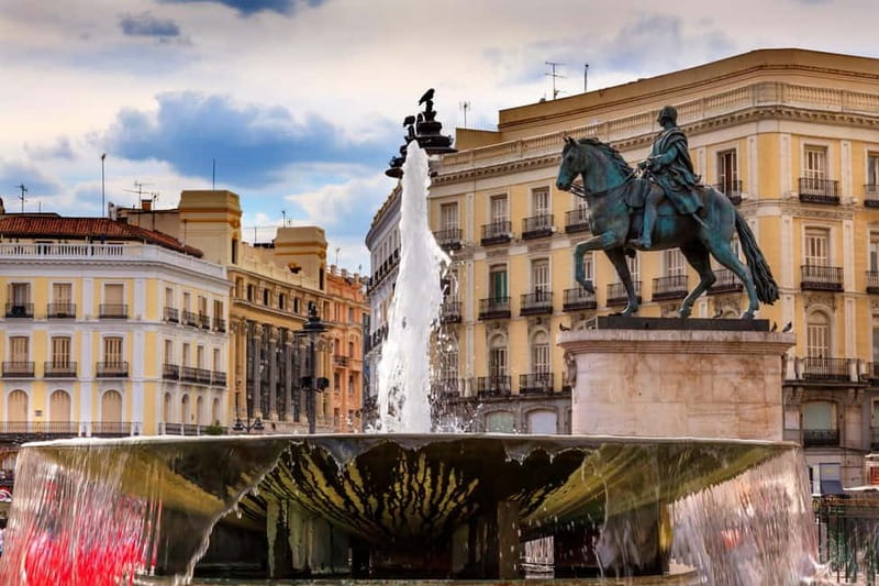 Madrid: Small-group historical walking tour - Explore Madrid’s Iconic Sights in a Small-Group Setting