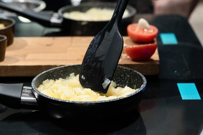 Madrid Spanish Omelet Cooking Class and Bottomless Wine brunch - Practical Details: Location, Timing, and Group Size