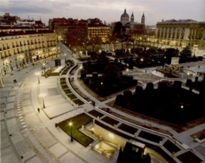 Madrid: Sunset and Night Lights eBike Tour - Starting Point and Group Size