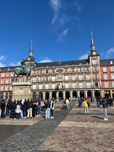 Madrid: take a stroll through the Barrio de los Austrias, with an optional visit to the Prado Museum - Key Points