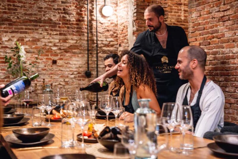 Madrid: Tapas Cooking Class with bottomless Wine Pairing - Key Points