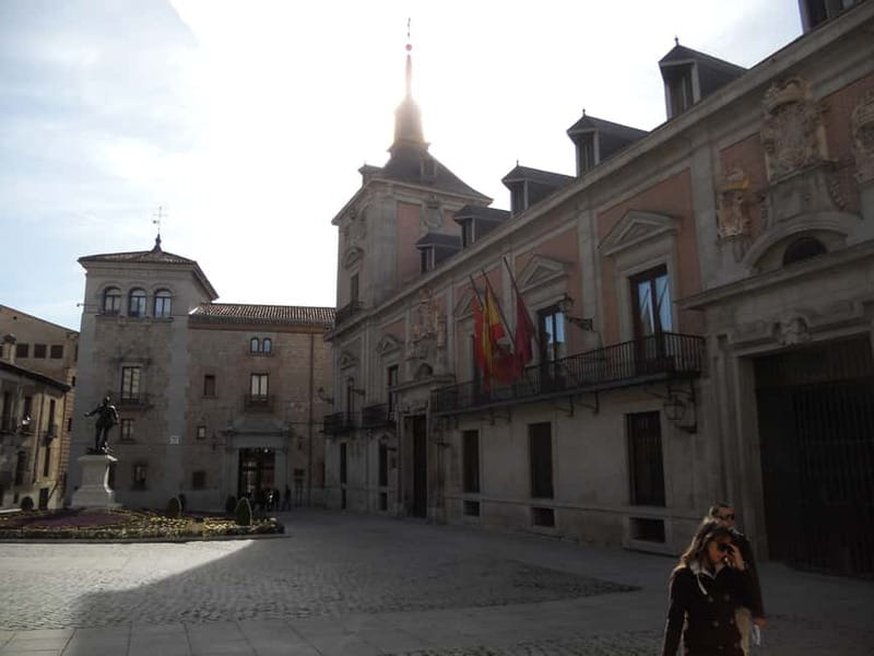 Madrid: Tour of the Historic City Center - Key Points