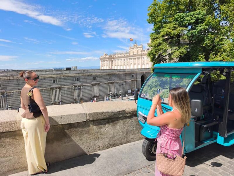 Madrid: Tour with Tuk Tuk Zero: The Best of Madrid in 2h 15min - Visiting Madrid’s Financial and Stately Districts