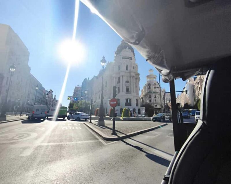 Madrid: Tour with Tuk Tuk Zero: The Best of Madrid in 2h 15min - Madrid’s Cultural and Political Heart from the Tuk Tuk