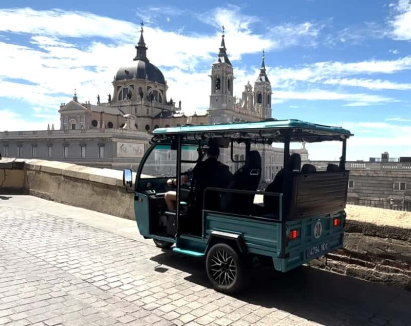 Madrid: Tour with Tuk Tuk Zero: The Best of Madrid in 2h 15min - Pacing, Route, and Tour Logistics