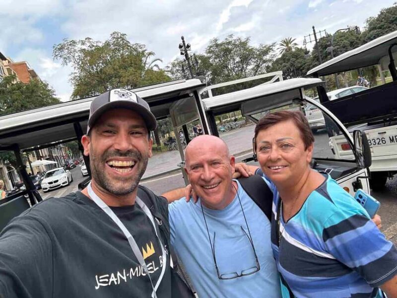 Madrid: Tuk-tuk tour of the historic center and highlights - Discover Madrid by Electric Tuk Tuk in the Heart of Spain