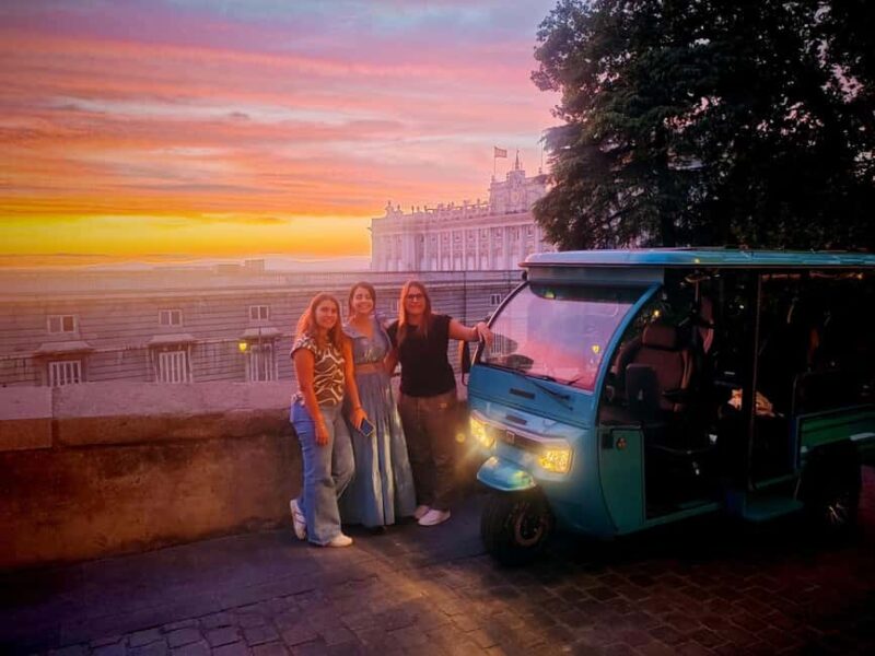 Madrid: Tuk Tuk Tour of the Historic Heart and Gran Vía. 1h 15min - Madrid: Tuk Tuk Tour of the Historic Heart and Gran Vía – An Engaging 75-Minute Ride