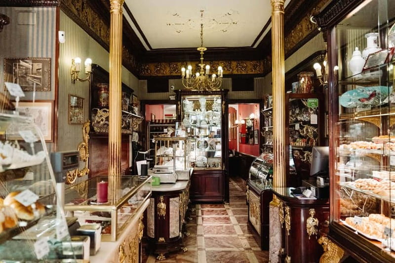 Madrid: Ultimate Food Tour of Local Markets & Tapas - Tasting at MOEGA Empanadas and Pan Gallego