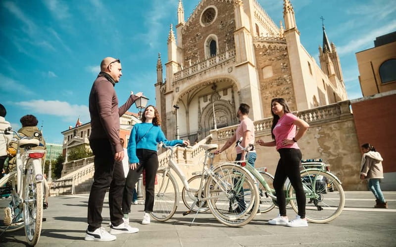 Madrid: Vintage Bike Tour of City Highlights - Small-Group - Discovering Madrid’s Artistic Heart: Prado and CaixaForum