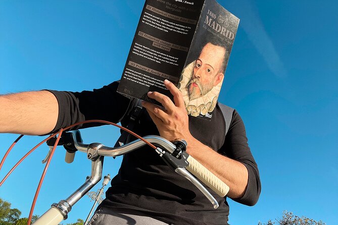 Madrid : Vintage Bikes Rentals with Old Map - Madrids Vintage Bike Rental Experience with Old Map