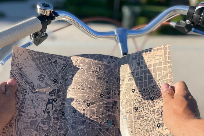 Madrid : Vintage Bikes Rentals with Old Map - Highlights of Madrids Tapas Bars and Restaurants