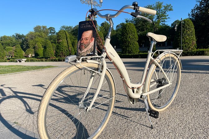 Madrid : Vintage Bikes Rentals with Old Map - Weather Policy and Cancellation Terms
