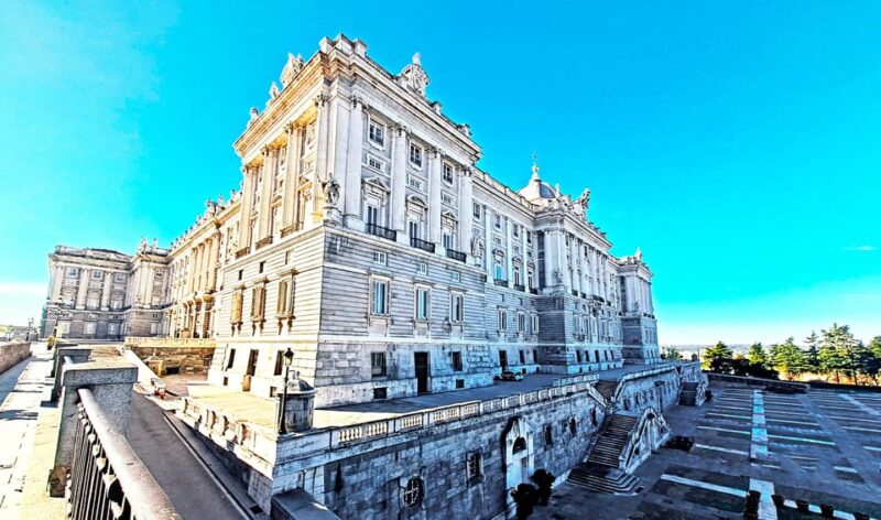 Madrid: VIP Prado Museum & city highlights with Hotel pickup - Walking Through Calle Mayor and Historic Plaza de la Villa