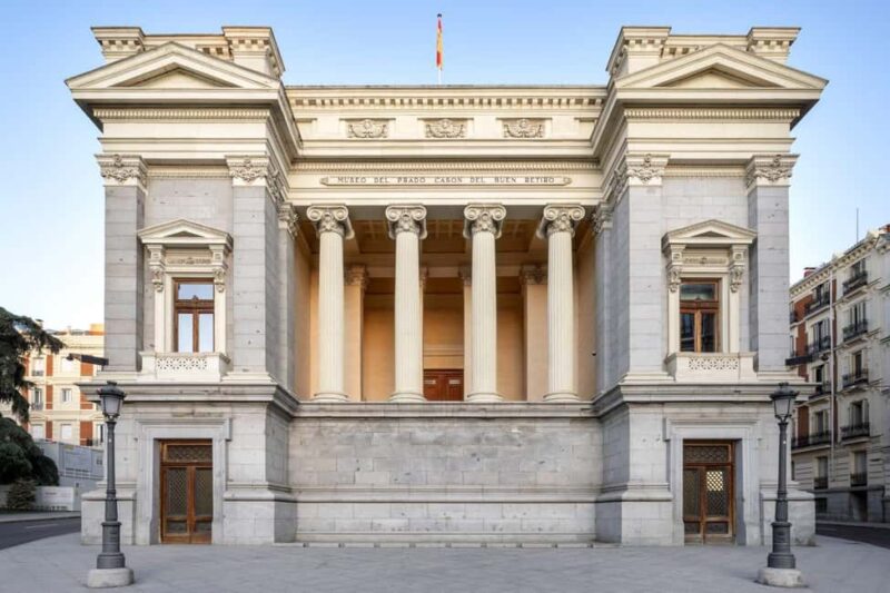 Madrid: Walking Tour about the Golden Century - Final Stop at Plaza de Oriente