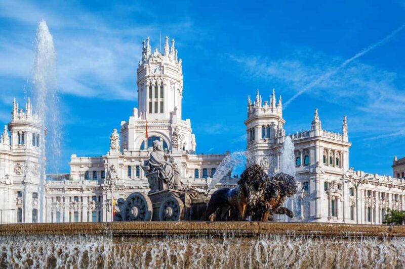 Madrid: Walking Tour (Christmas Edition) - Discovering Madrid’s Political Heart at the Congress of Deputies